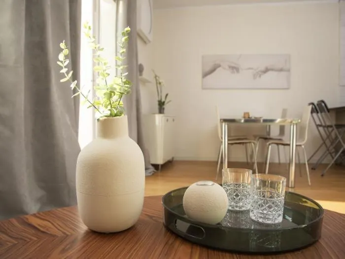 Attic Apartment 468 Sagrada Familia Barselona 0*,