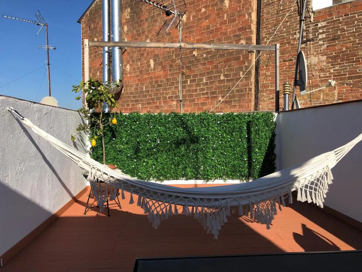 Attic Apartment 468 Sagrada Familia Barselona 0*,  İspanya